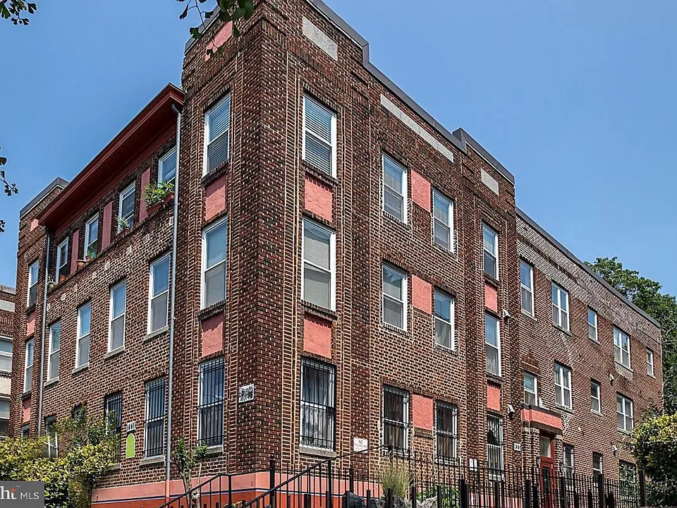 1441 Spring Rd NW #204