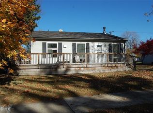2412 N Circle Dr, Ann Arbor, MI