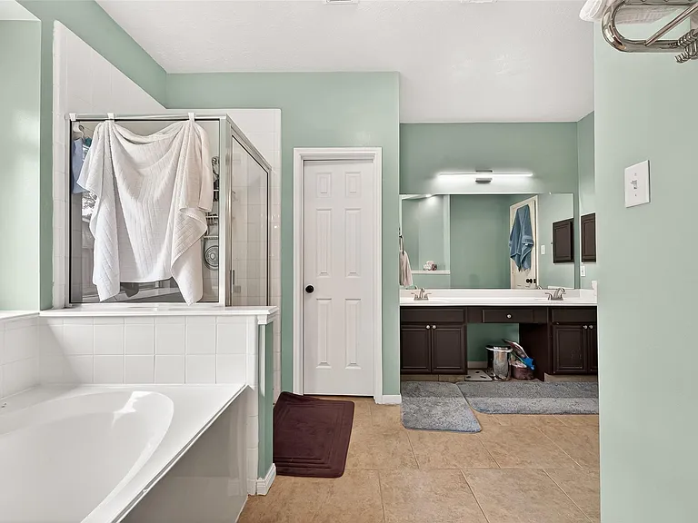 2910 Barton Meadow Ln — Photo 36