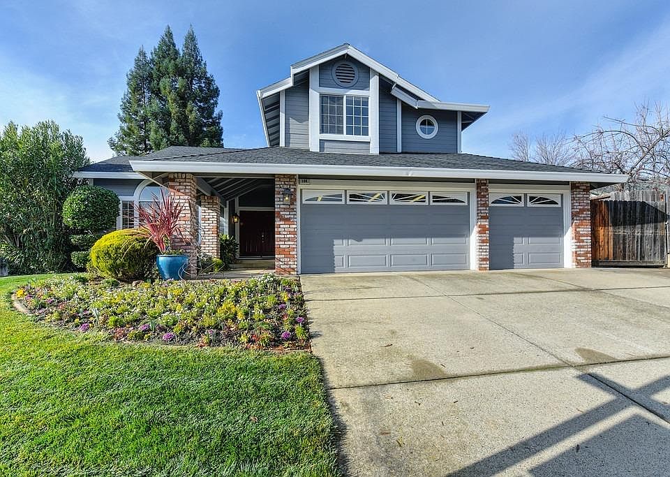 2nd image of 104 Rhoades Way