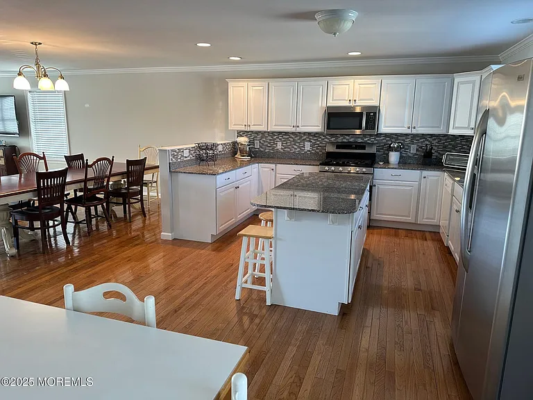 211 Trenton Ave — Photo 13