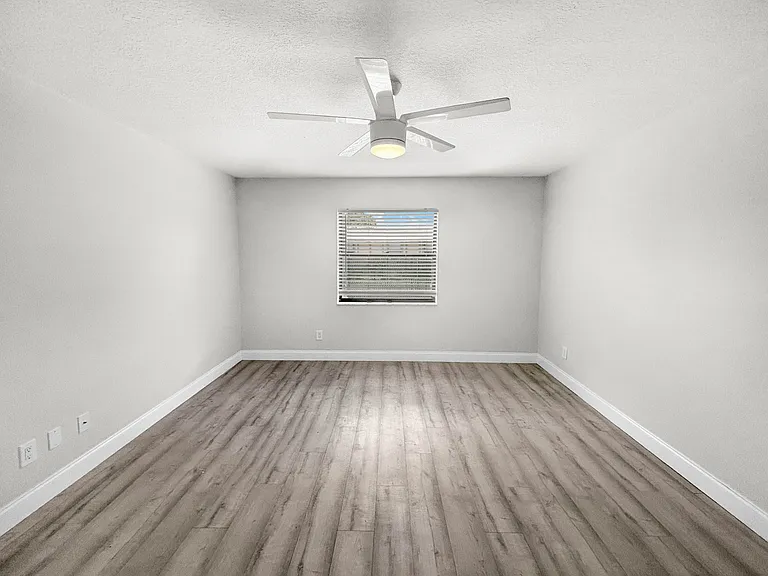 1291 SE Parkview Pl — Photo 18