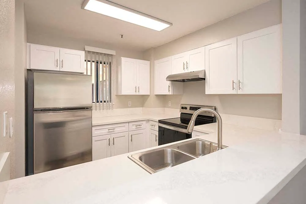 Del Norte Place Apartment Homes — Photo 2