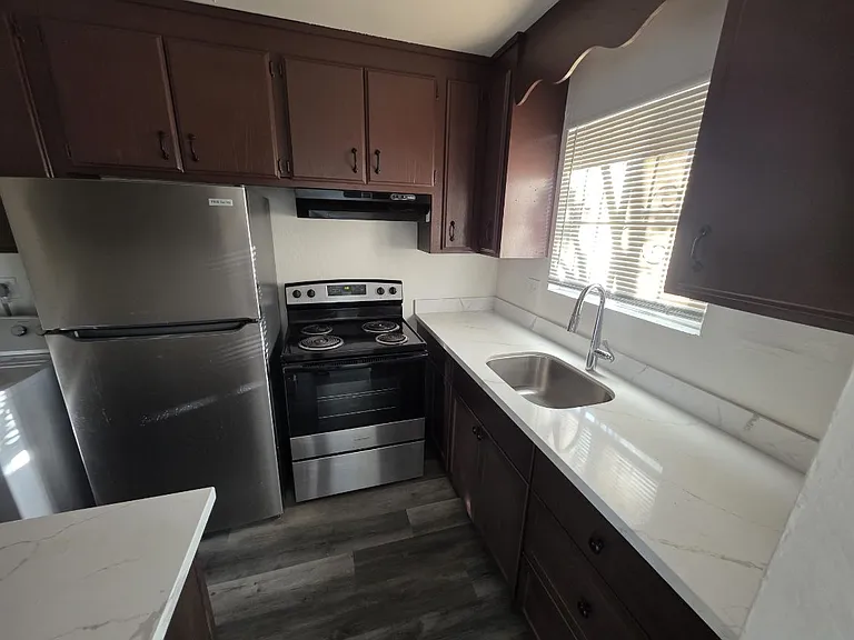 476 Corcoran Ave #1 — Photo 9