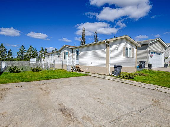 5th image of 589 Stewart St #1