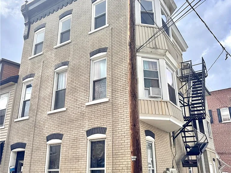 919 W Liberty St #3 — Photo 1