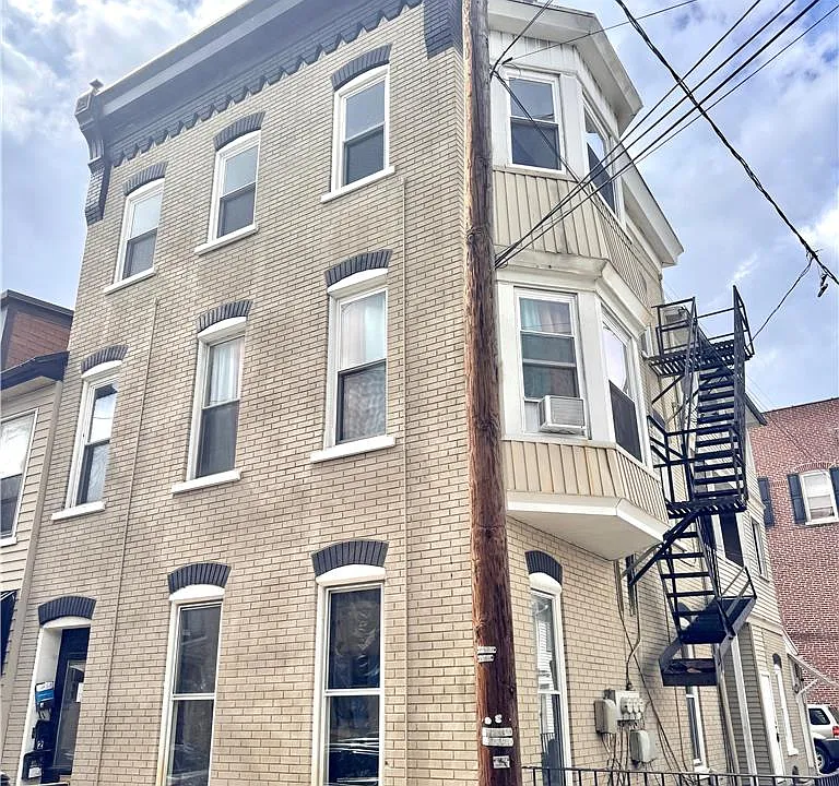 919 W Liberty St #3