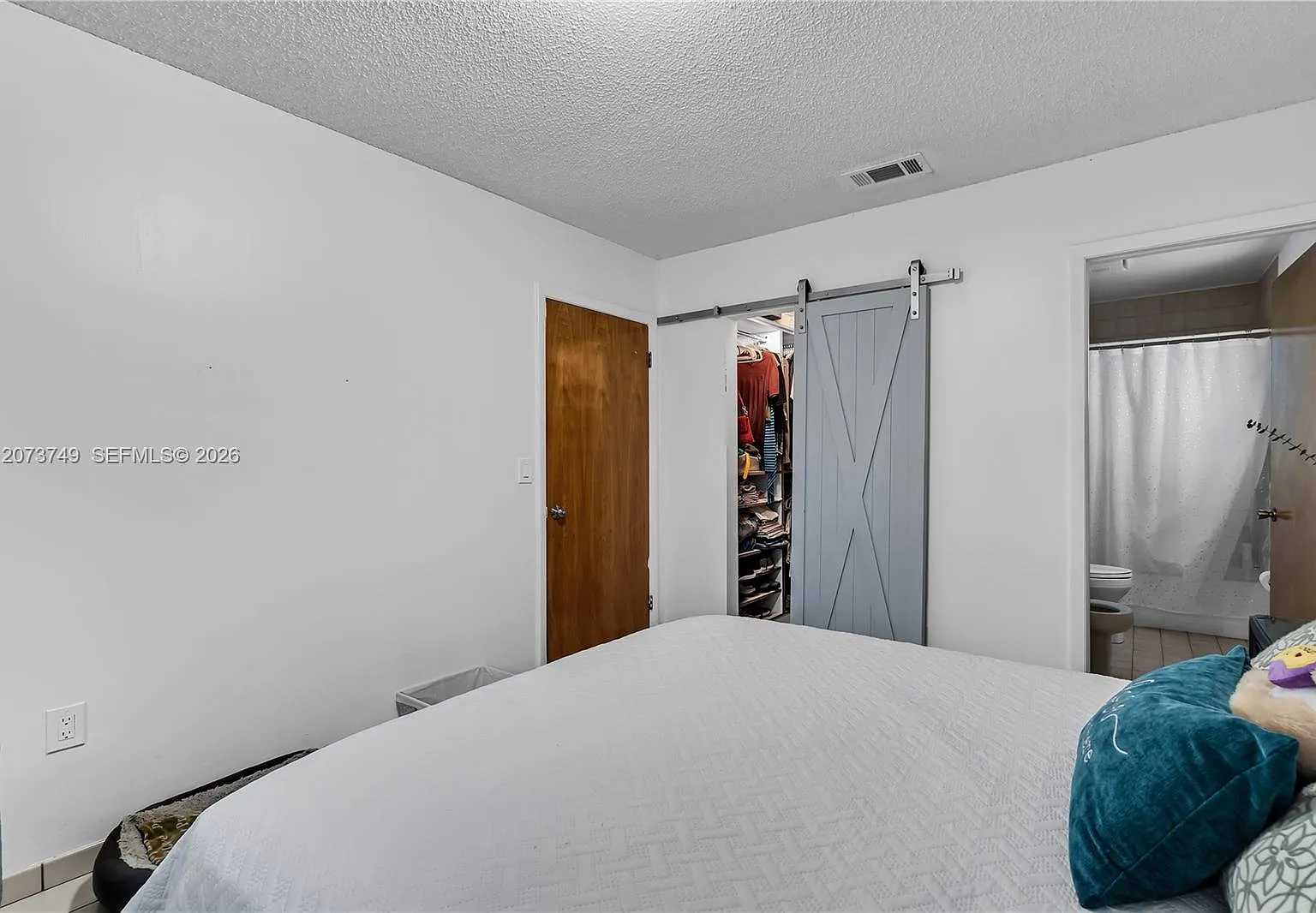 3 bed, 1418 sqft, $3,500 — Photo 3