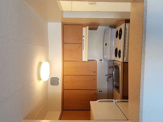 Rented by Max & Associates Realty Corp | media 53