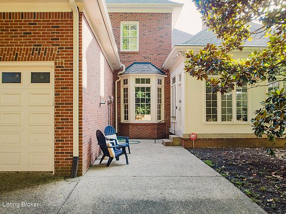 4th image of 215 Coralberry Rd
