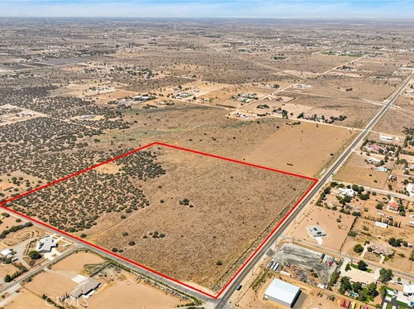 9602 Cedar St, Phelan, CA 92371