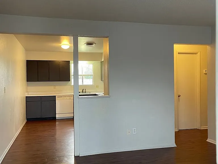 1295 Downard Ln — Photo 1