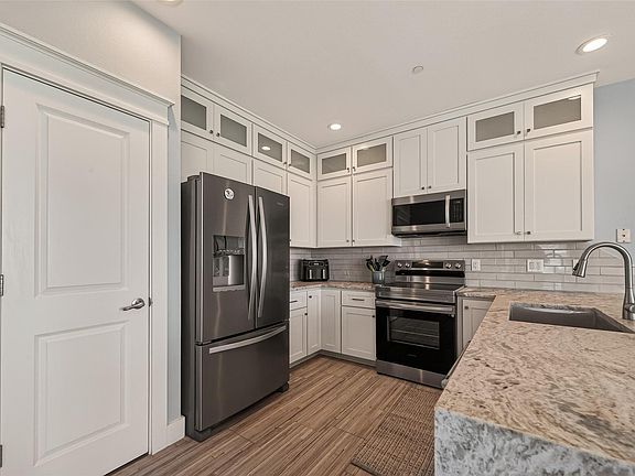 5th image of 4211 Pointe West Dr Unit 203