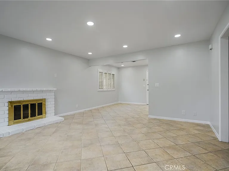 7055 Avenida Leon — Photo 3
