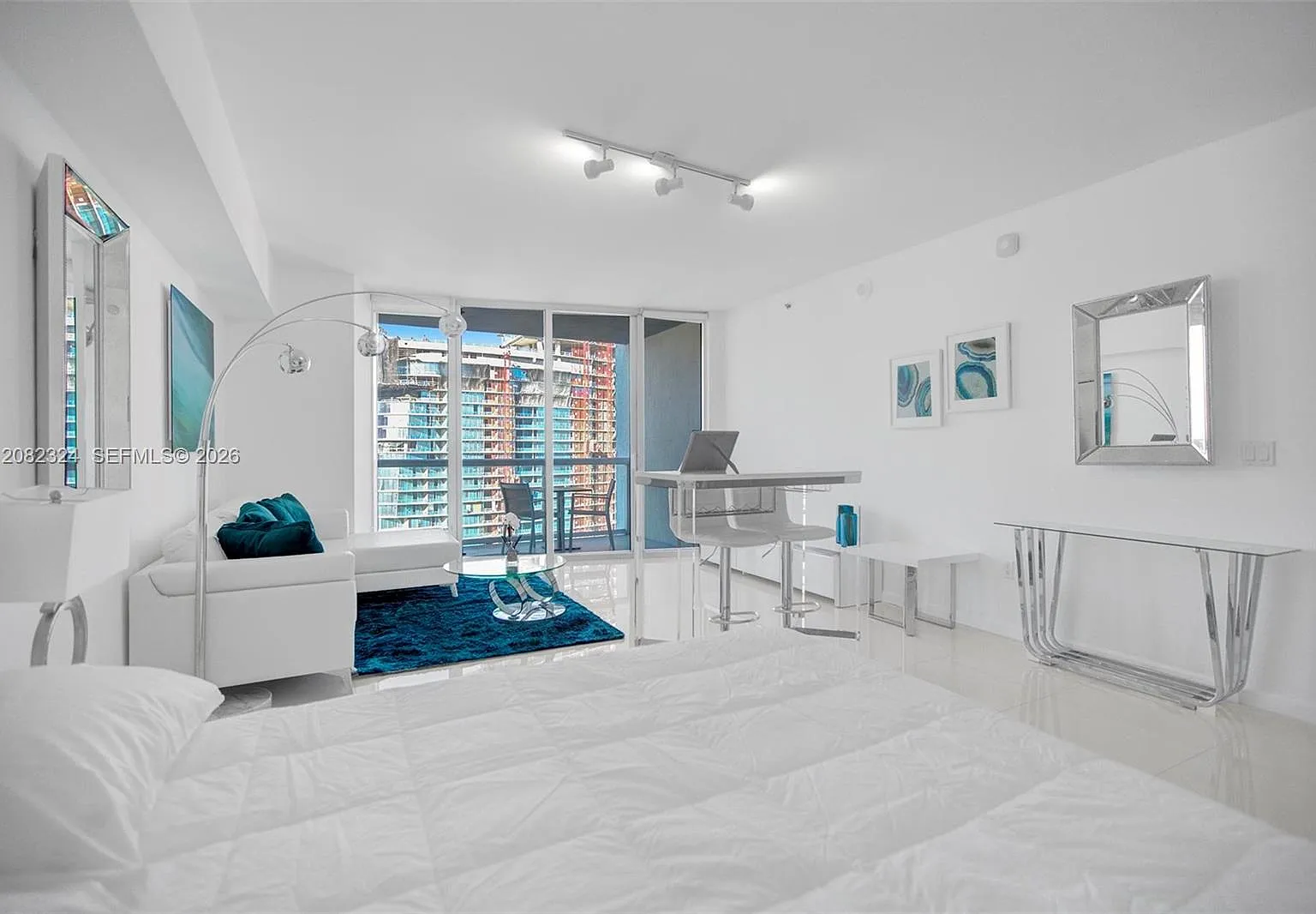 Iconbrickell Condo No 1 — Photo 3