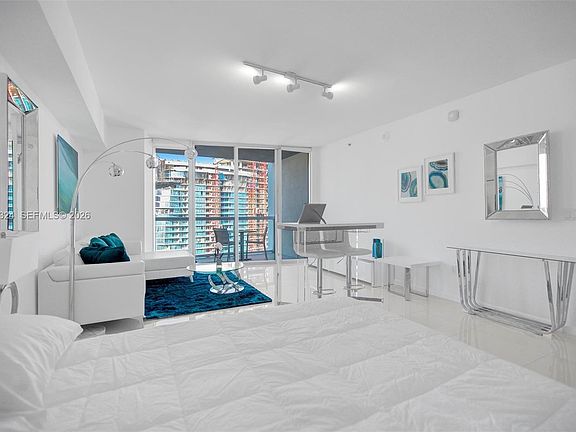 3rd image of 475 Brickell Ave APT 5010