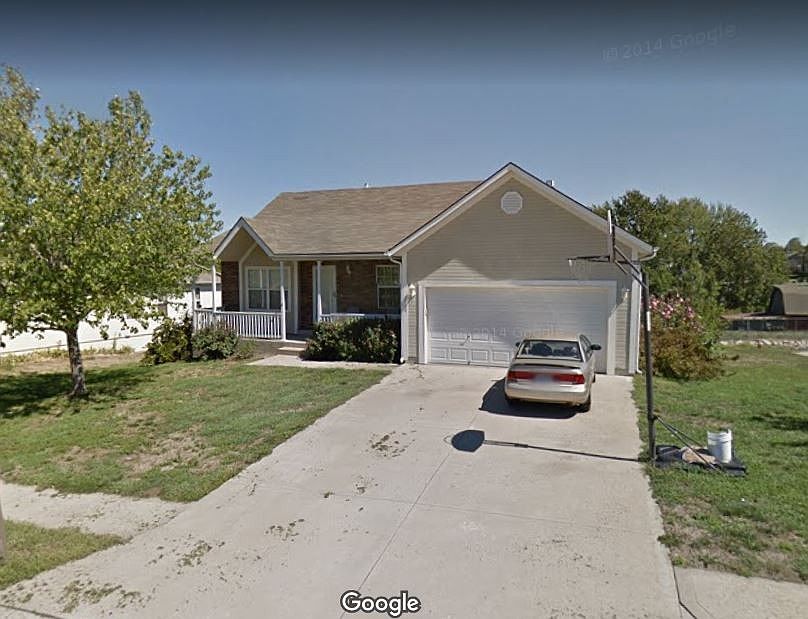 1st image of 2700 NE Weston Cir