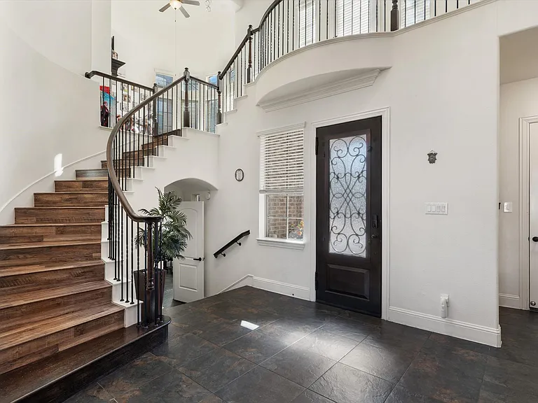 1506 Hennessey Dr — Photo 5