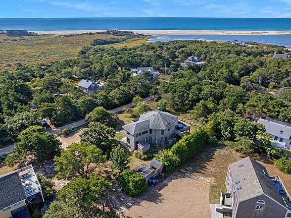 3rd image of 76 Washque Ave