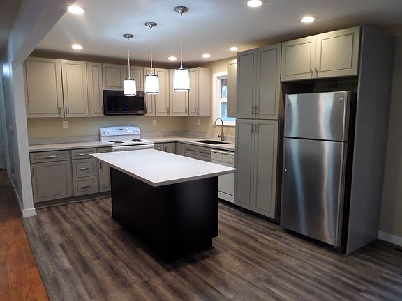 4th image of 32827 51st Ave S