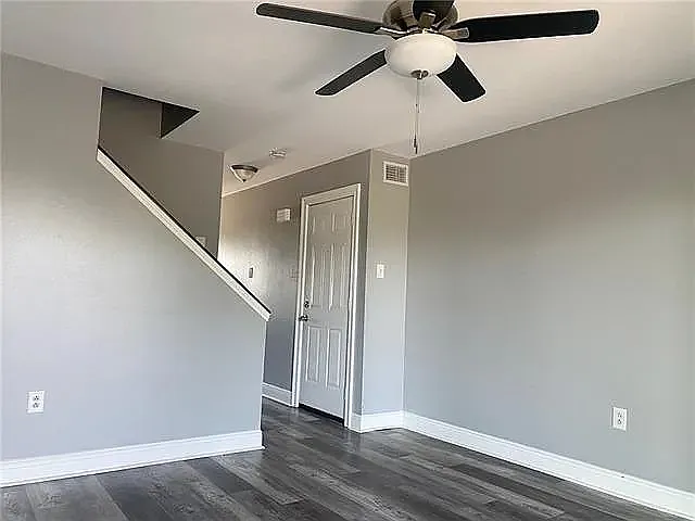 2 bed, 1.5 bath, 1180 sqft, $1,650 — Photo 2