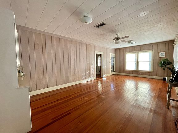 4th image of 410 E Morgan Ave