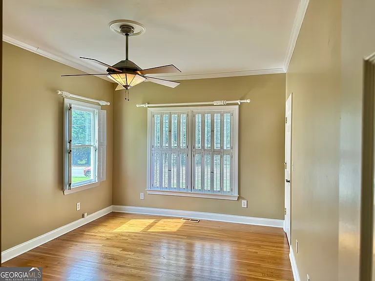 1594 Hardin Ave — Photo 11