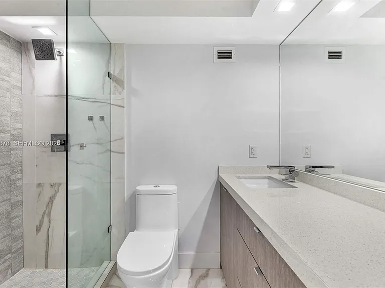 6039 Collins Ave #1527 — Photo 20