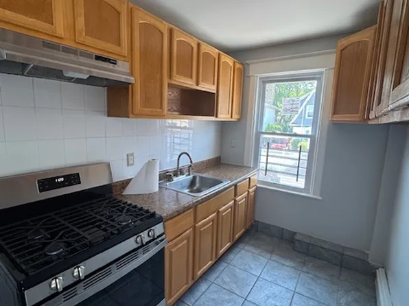 12 Stebbins Ave Floor 2, Staten Island, NY 10310