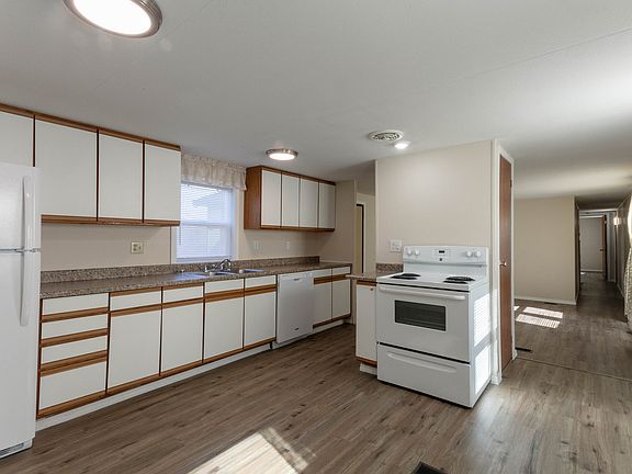 3rd image of 2904 N Francis St