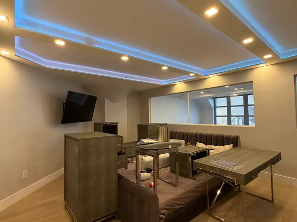 19-19 24th Avenue image 9 of 14