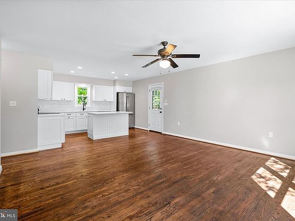 5th image of 8392 Fordham Ct