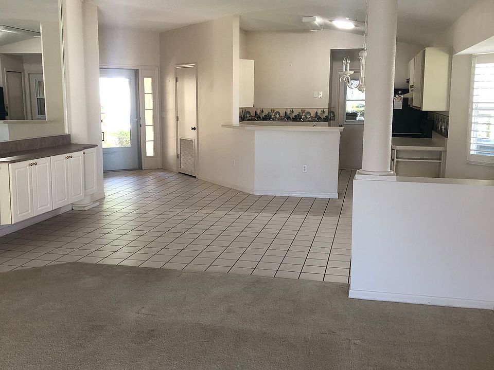 Easy open living floor plan