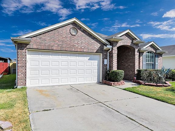 3rd image of 19454 Plantation Cove Ln