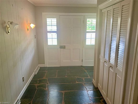 4th image of 118 Country Club Dr