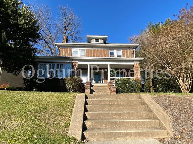 1517 W 1st St — Photo 1
