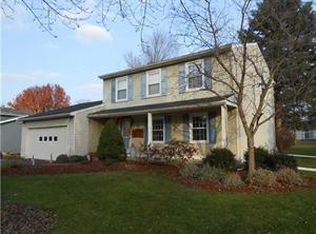 26 Lawnsbury Dr, Rochester, NY 14624