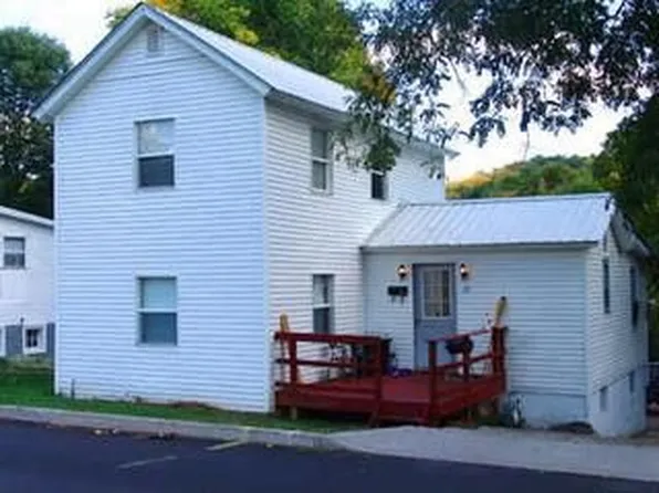 25 Hooper St, Athens, OH 45701