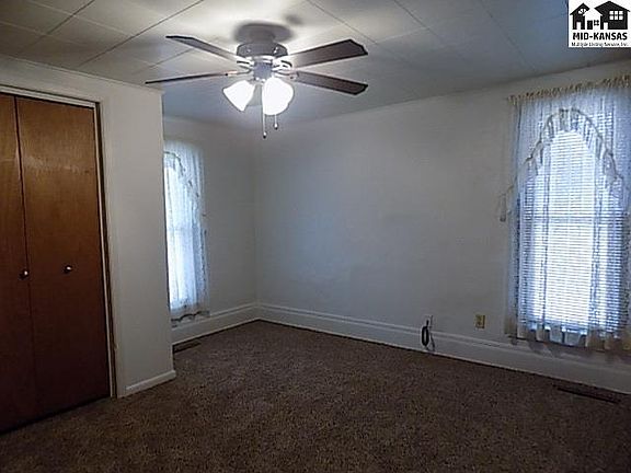 4th image of 210 N Pershing St