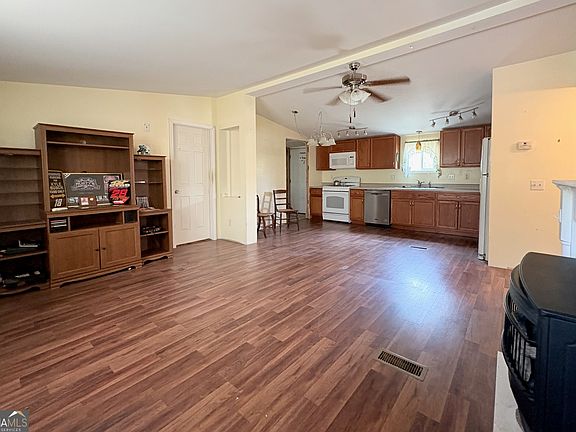 3rd image of 346 Quail Run Rd