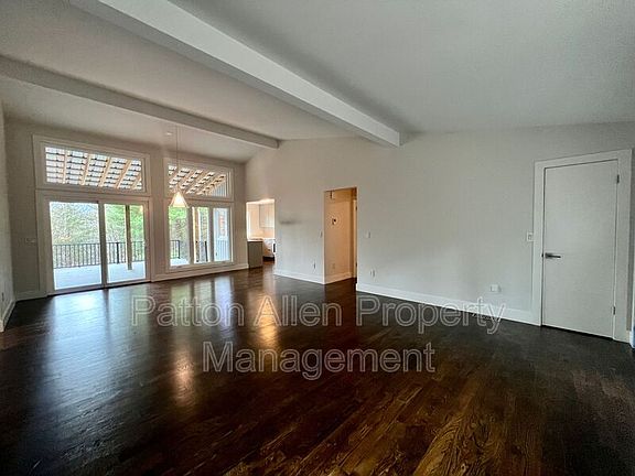 4th image of 112 Black Oak Dr