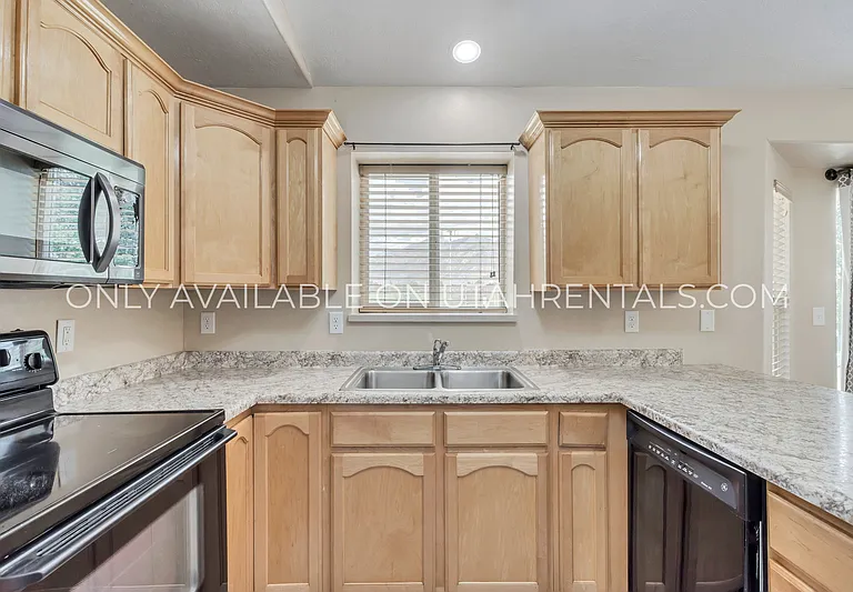 1152 N 120th St W — Photo 8