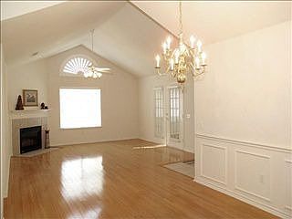 5th image of 1010 Bridges Dr