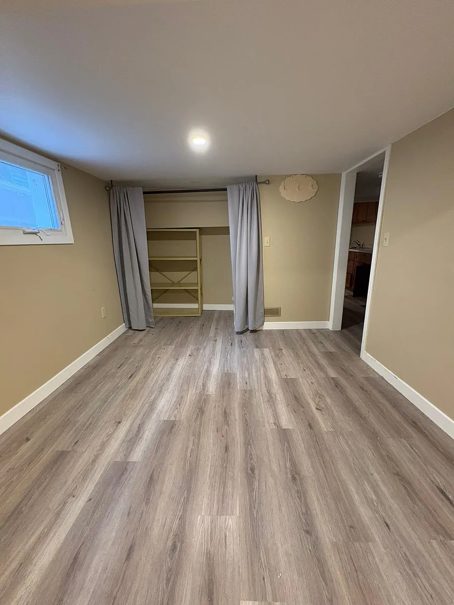 Building Photo - 204 McKay Ave #2