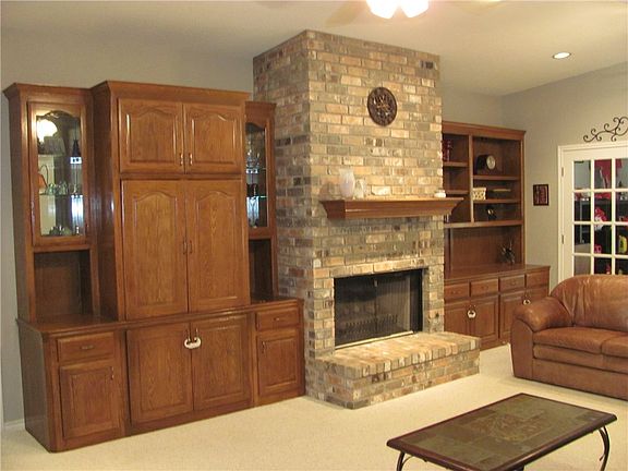 5th image of 1811 Oaklawn Dr