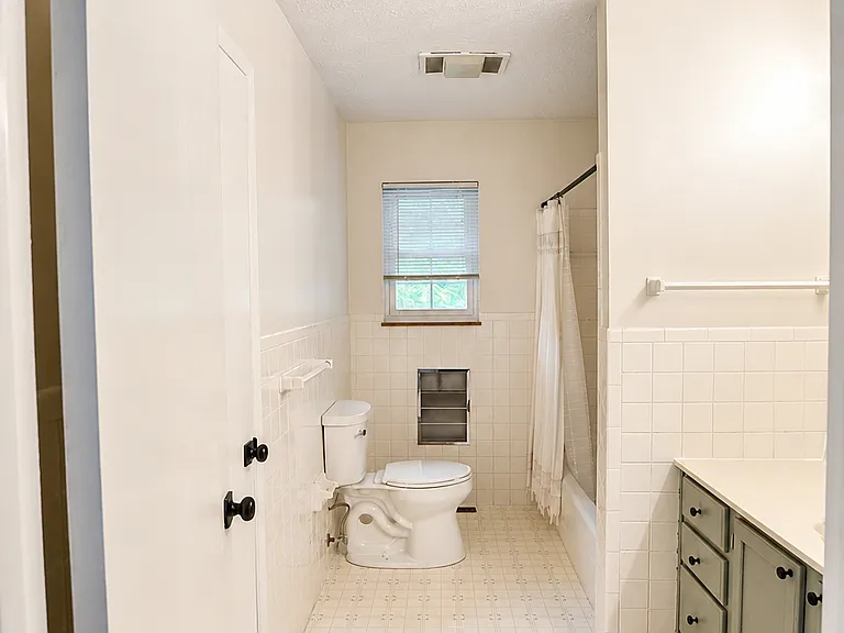 10936 Thornton Dr — Photo 9