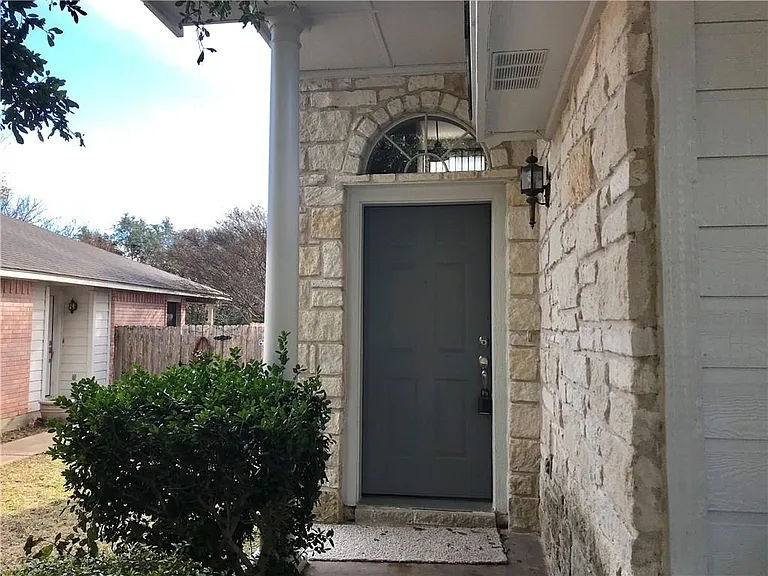 1251 Pine Portage Loop — Photo 3