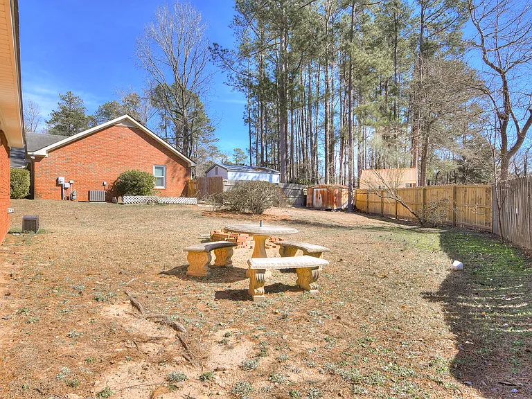 662 Tara Ln — Photo 25