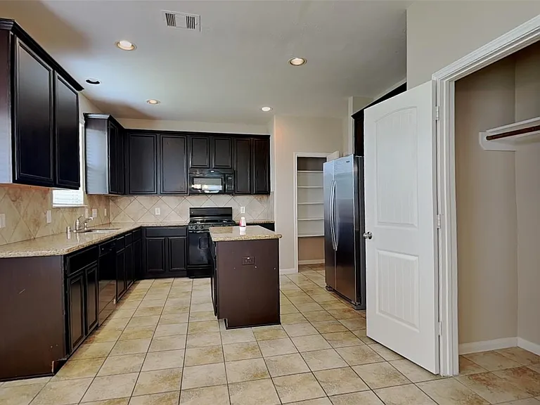 19554 Plantation Cove Ln — Photo 2