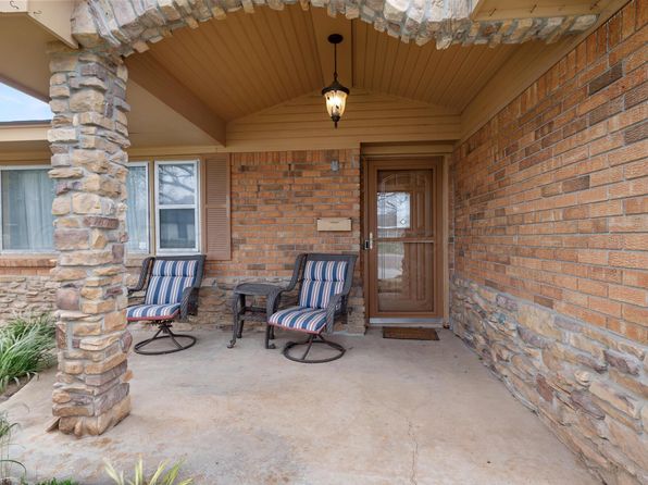 409 Thompson Ln, Canyon, TX 79015